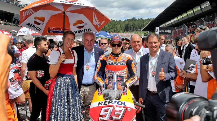 Die hohe Politik mit Marc Marquez.