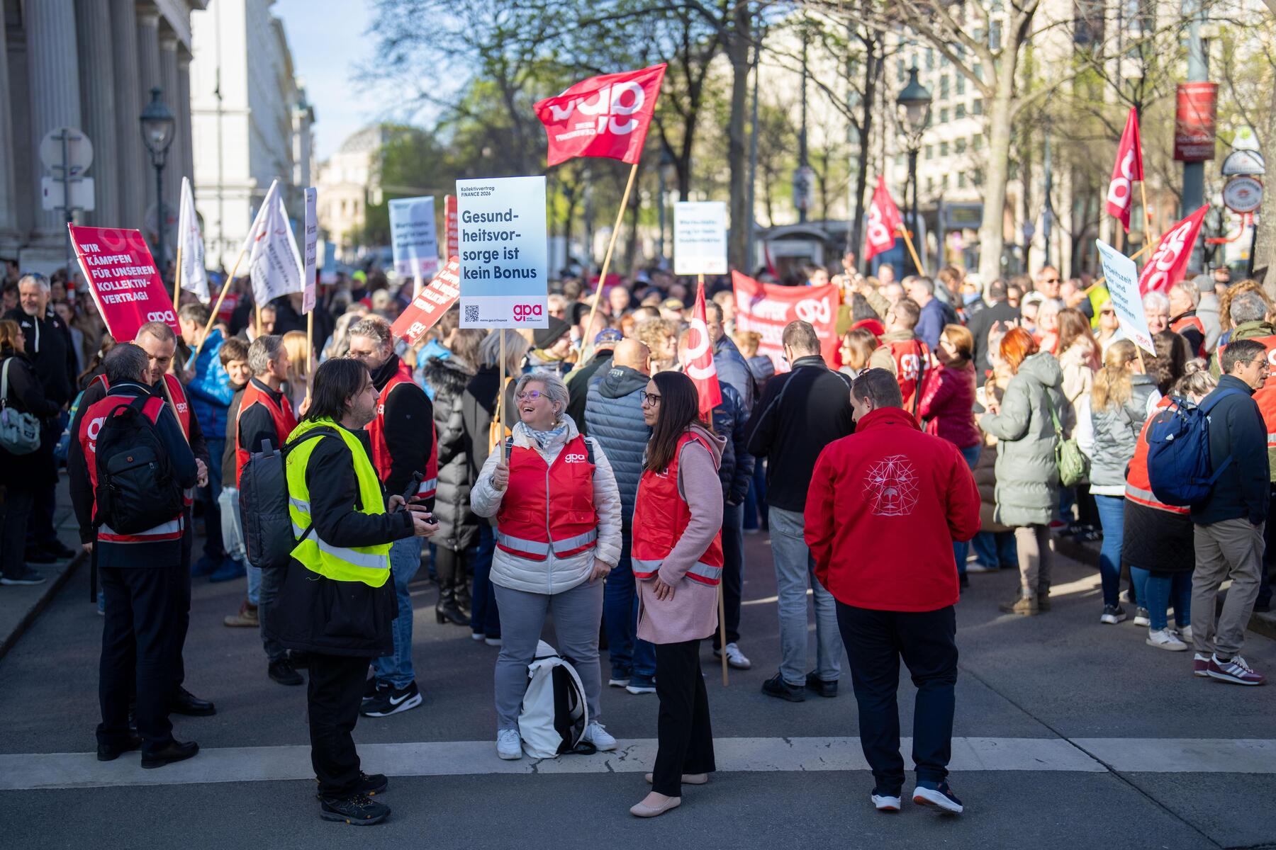 Banken-KV : Auch 5. KV-Runde brachte keinen Durchbruch, jetzt drohen Kampfmaßnahmen