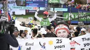 Manuel Fettner feierte im Zielraum