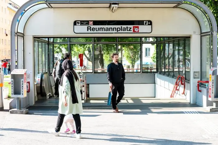 Reumannplatz, Integration, Migration, verschiedene Nationalitäten, Wien am 13.05.2024