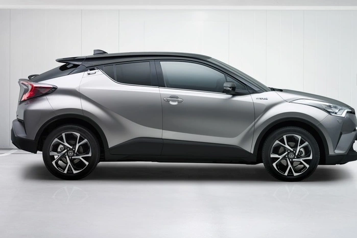 Alternativ ist der C-HR auch mit dem neuen 1,2-Liter Benziner mit Turbolader und 115 PS erhältlich. Er ist wahlweise an ein Sechsgang-Schaltgetriebe oder an ein stufenloses CVT-Automatikgetriebe gekoppelt. Die CVT-Automatik kommt sowohl bei Versionen mit Frontantrieb als auch bei Allradversionen zum Einsatz. Marktstart: 4. Quartal 2016.