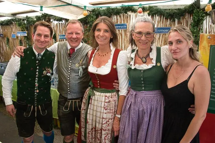 Die Verantwortlichen hatten sich zur Durchführung entschlossen, weil „eine Absage eine Kapitulation vor sinnloser Gewalt“ gleichgekommen wäre.
