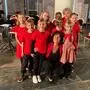 Angelika Ladurner mit dem Kinderchor der Musikschule