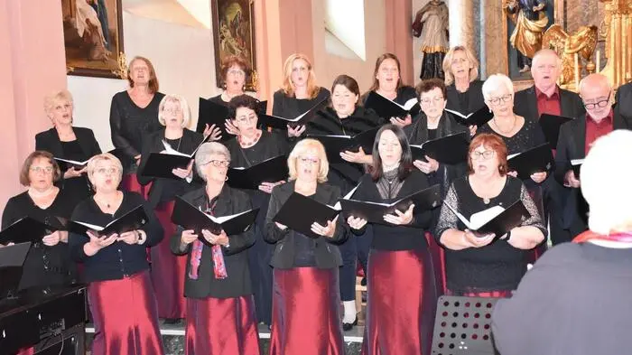 Gleich mit zwei Konzerten begeisterte der Chor „pro musica“ mit Leiterin Gerlinde Hörmann am Wochenende die Besucher in der Pfarrkirche Mooskirchen. Das Doppelkonzert stand ganz unter dem Motto des Friedens. Der weit über die Grenzen des Bezirks bekannte Chor sang zum Thema „Wunsch – Traum – Frieden“ anspruchsvolle und abwechslungsreiche Chorliteratur auf hörenswertem Niveau.