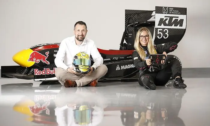 : M&H-CEO Patrick Herzig mit Markenbotschafterin Corinna Kamper 