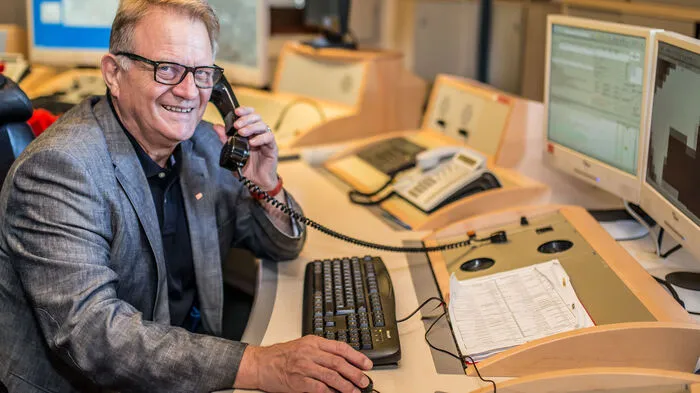 Rot-Kreuz-Präsident Peter Ambrozy, Kurzzeit-Landeshauptmann und Koalitions-Partner Jörg Haiders, feiert seinen 70. Geburtstag.