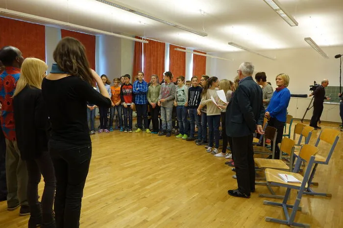 Heuer tourten zwei Gäste aus Tansania durch die Steiermark. Victor El-Nshau und Isaya Silwamba brachten den Schülern der NMS Gamlitz die Dreikönigsaktion näher.