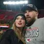 Taylor Swift mit ihrem Verlobten Travis Kelce.