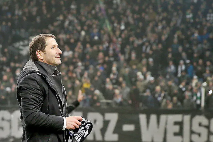Franco Foda coachte sich 2017 in lichte Karrierehöhen. Eine außergewöhnlich erfolgreiche Herbstsaison mit dem SK Sturm kombinierte er mit seinem ersten Spiel (und Sieg) als Trainer des österreichischen Nationalteams. Hier geht es zur Abstimmung.
