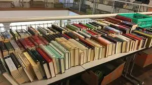 Die Bücher aus dem Depot von Books4Life warten auf neue Leser
