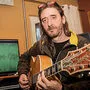 In seinem Haus in der Gemeinde St. Jakob im Rosental hat Ausnahme-Jazzgitarrist Primus Sitter sein eigenes Studio eingerichtet. 