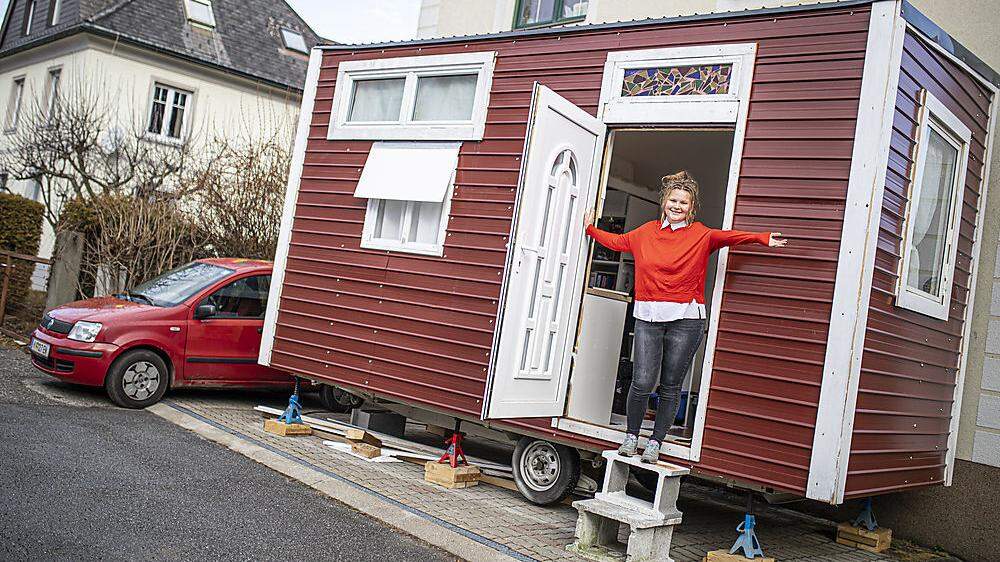 Die Villacherin Maria Kravanja baute einen Wohnwagen zum neuen Zuhause um