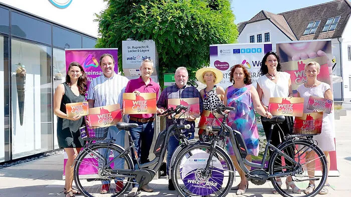 Maria Heuberger (Locker&Legere), Axel Dobrowolny (Stadtmarketing), Roman Neubauer und Herbert Pregartner (Wirtschaftsregion Weiz/St.Ruprecht), Umweltreferentin Barbara Kulmer und Vizebürgermeisterin Iris Thosold, Alexandra Neuhold (Einkaufsstadt) und Martina Steininger (Tourismus St. Ruprecht)
