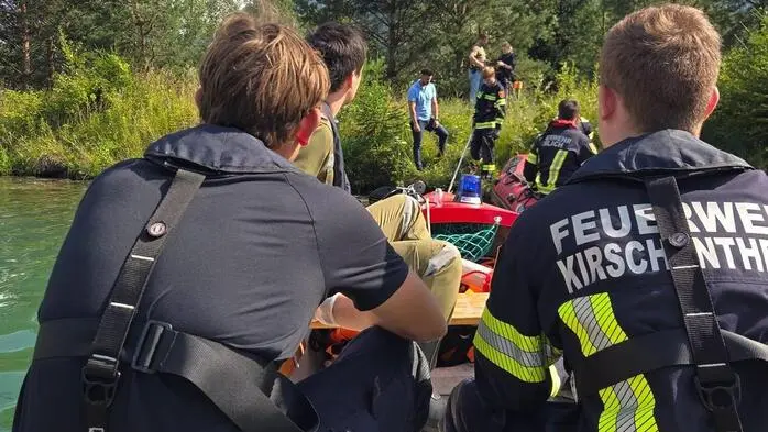Die Feuerwehr Kirschentheuer barg die Leiche eines Mannes in der Drau. 