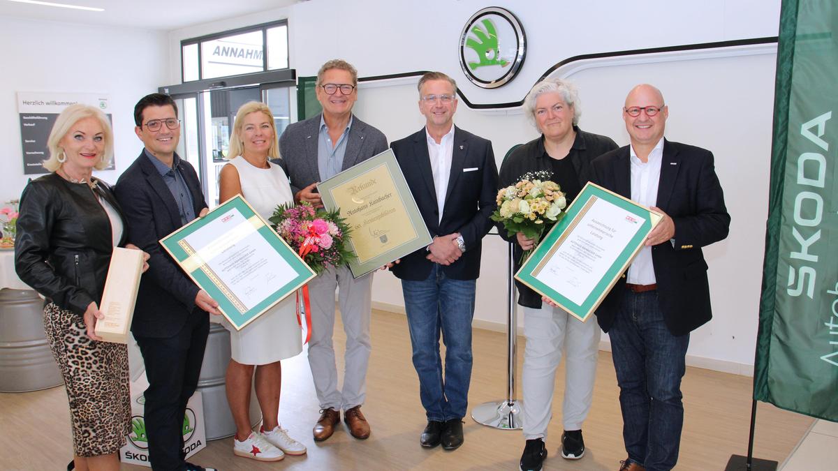 Vertreter der Wirtschaftskammer und der Stadtgemeinde Köflach gratulierten zum 60-Jahr-Jubiläum des Autohauses Kainbacher