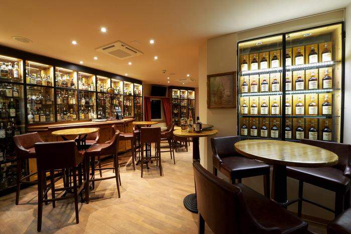 Die "Devil's Place Whisky Bar"