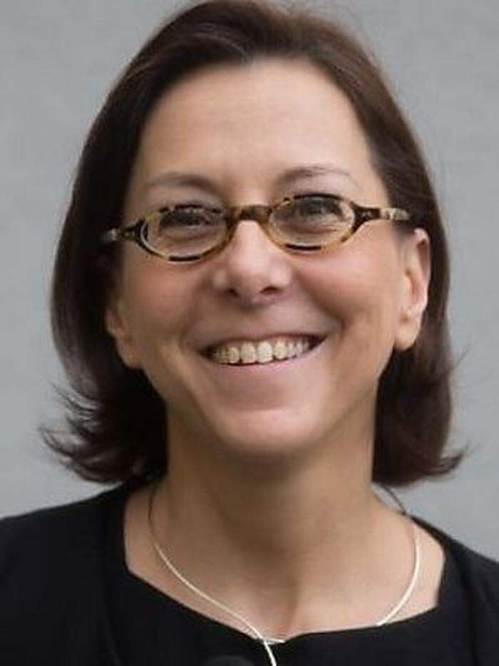 Dr. Sonja Übel