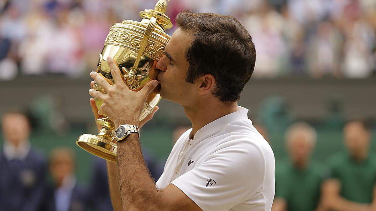 Roger Federer mit seiner 19. Grand-Slam-Trophäe