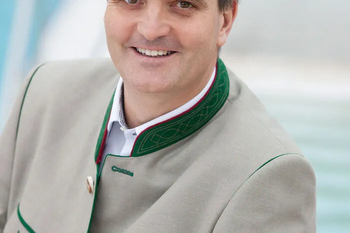 Gernot Deutsch, Heiltherme Bad Waltersdorf: Für die Wiedereröffnung brauchen wir Planbarkeit, wir haben konkrete Pläne zur Besucherflusssteuerung, aber die Vorgaben sind noch nicht bekannt. Von der Politik fordern wir die Anhebung des Umsatzersatzes für Großbetriebe.