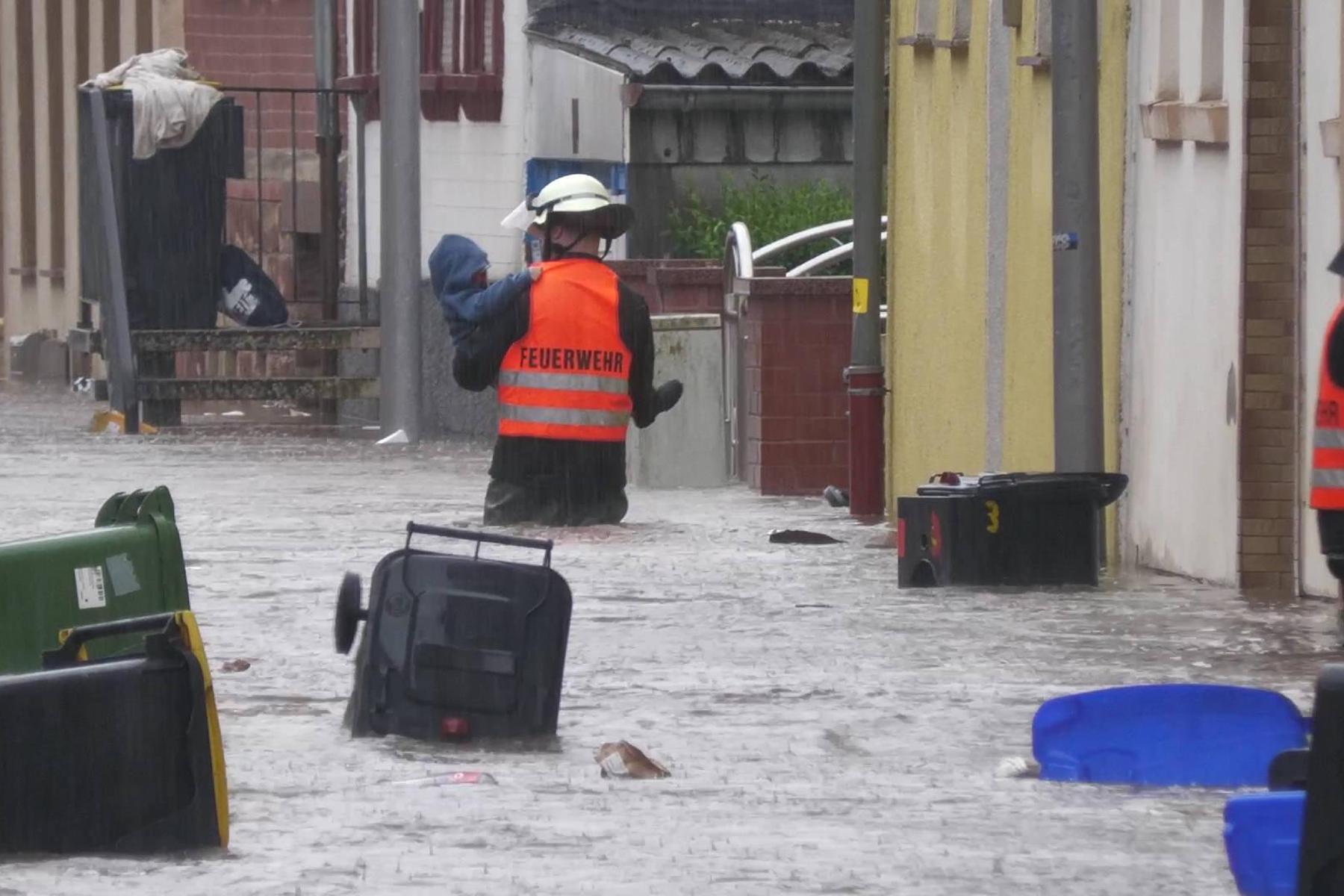 Schwere Unwetter: Überschwemmungen in Italien und Deutschland