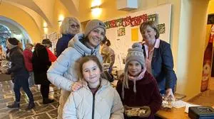 Groß und Klein erfreuen sich an den Keksen für „Steirer helfen Steirern“