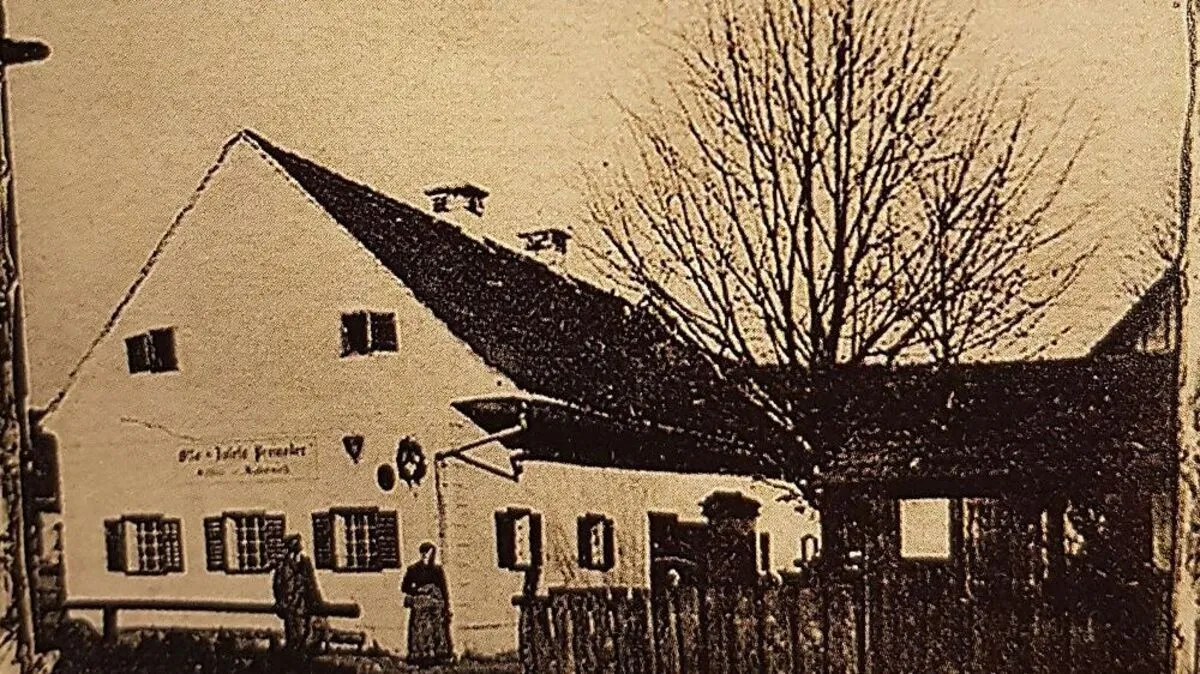 1894 befand sich hier das erste Amtshaus der Vorschusskasse  