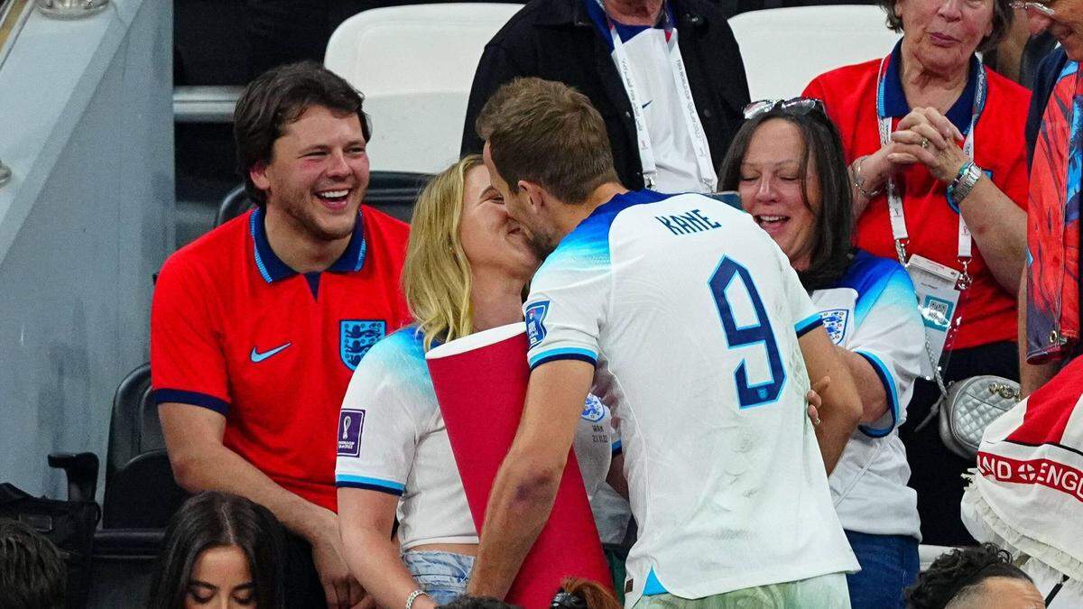 Harry Kane mit Frau Katie Goodland bei der WM 2022