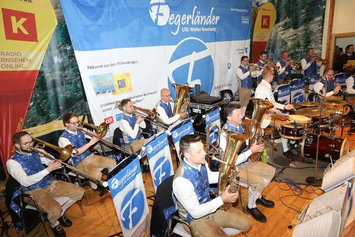 Walter Grechenig und seine Fegerländer sorgten für die absolute Blasmusik Stimmung im Nockstadl.