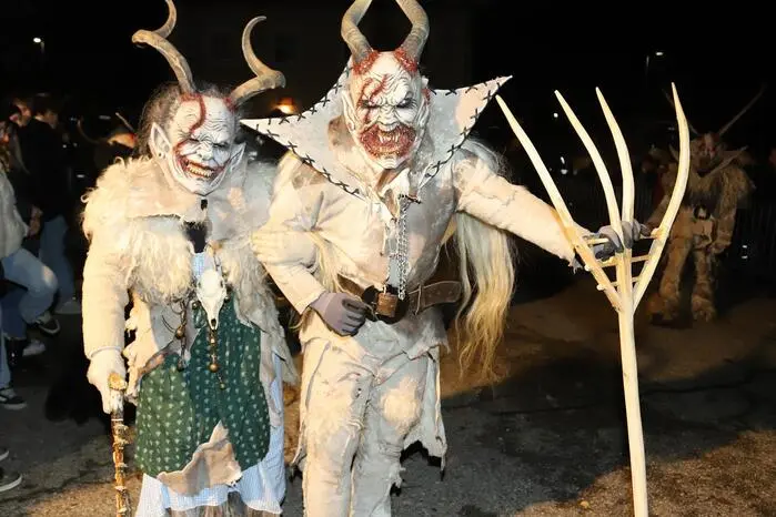 Ein nettes Krampuspärchen.