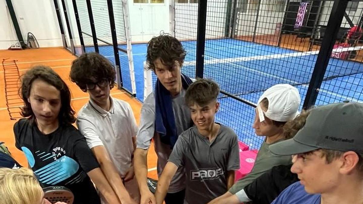 Ein eingeschworenes Team: Die Jugend-Nationalmannschaft im Padel-Tennis