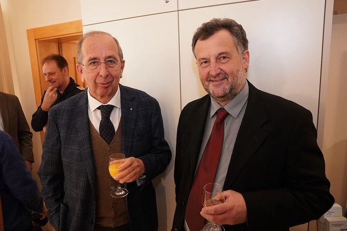 Helmuth Kubin mit Pfarrer Josef Allmaier 