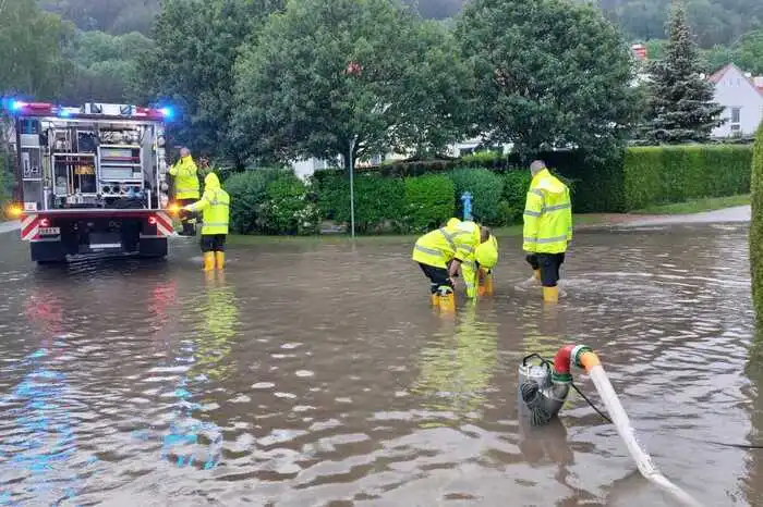 ... als auch auf NÖ-Seite zu zahlreichen Pump-Einsätzen.
