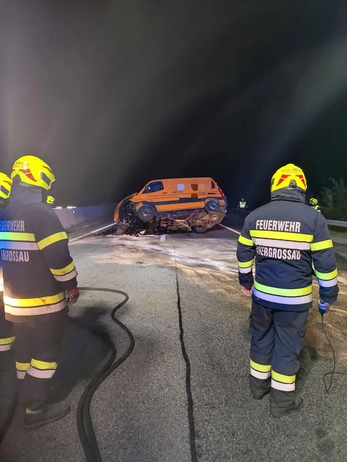 30 Feuerwehrleute waren im Einsatz