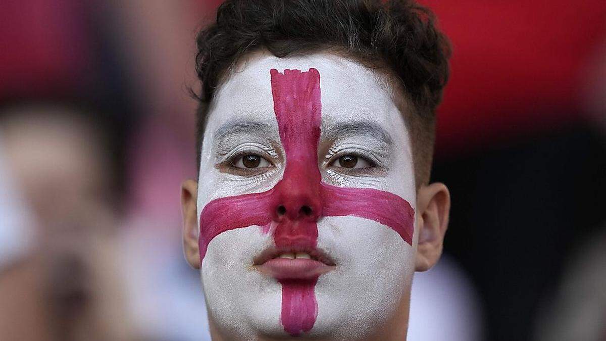 Die englische Flagge prägt das Bild bei der Euro