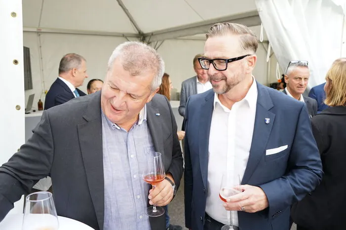 Im Anschluss waren Werksbesichtigungen möglich.
