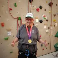 Dominik Reiter hat im Klettern eine neue Leidenschaft gefunden und krönt seine Fortschritte bereits nach zwei Jahren mit der Goldmedaille bei den Special Olympics
