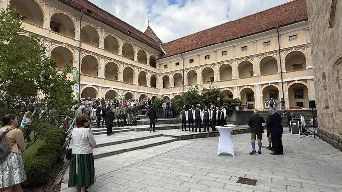 Die Steirische Roas machte Station in Seckau, im Innenhof des altehrwürdigen Benediktinerstifts