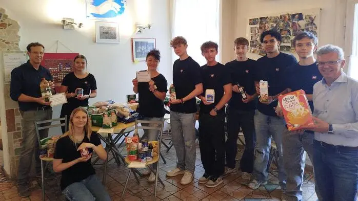 Die Schülerinnen und Schüler der HLW Leoben zu Gast in der Tagesstätte des Vereins Wendepunkt