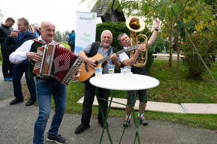 Mit musikalischer Begleitung  war das Wandern gleich viel lustiger