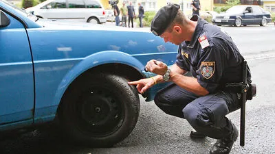 Beim Vortreffen sind immer mehr Polizisten im Einsatz