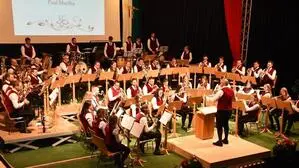 Der Musikverein St. Peter beim Frühlingskonzert in der Greimhalle