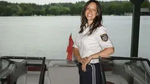 Als Schiffsführerin ist Hardank auch auf dem Klopeiner See unterwegs 