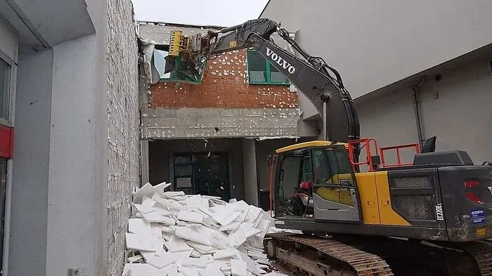 Der Abriss hat begonnen