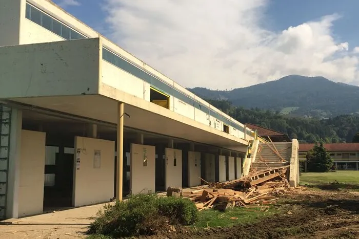 und mit dem Neubau des Kinozentrums begonnen