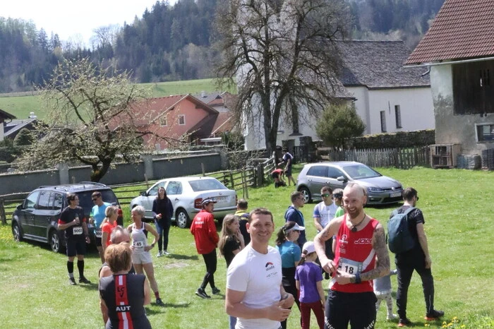 150 Läufer aus Ungarn, Slowenien, Deutschland, Holland, Luxenburg und Österreich nahmen die 8,8 Kilometer lange Strecke, welche 450 Höhenmeter aufwies, in Angriff.   