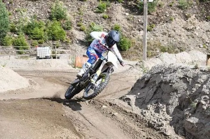 Henrik Kristoffersen geht es wild an