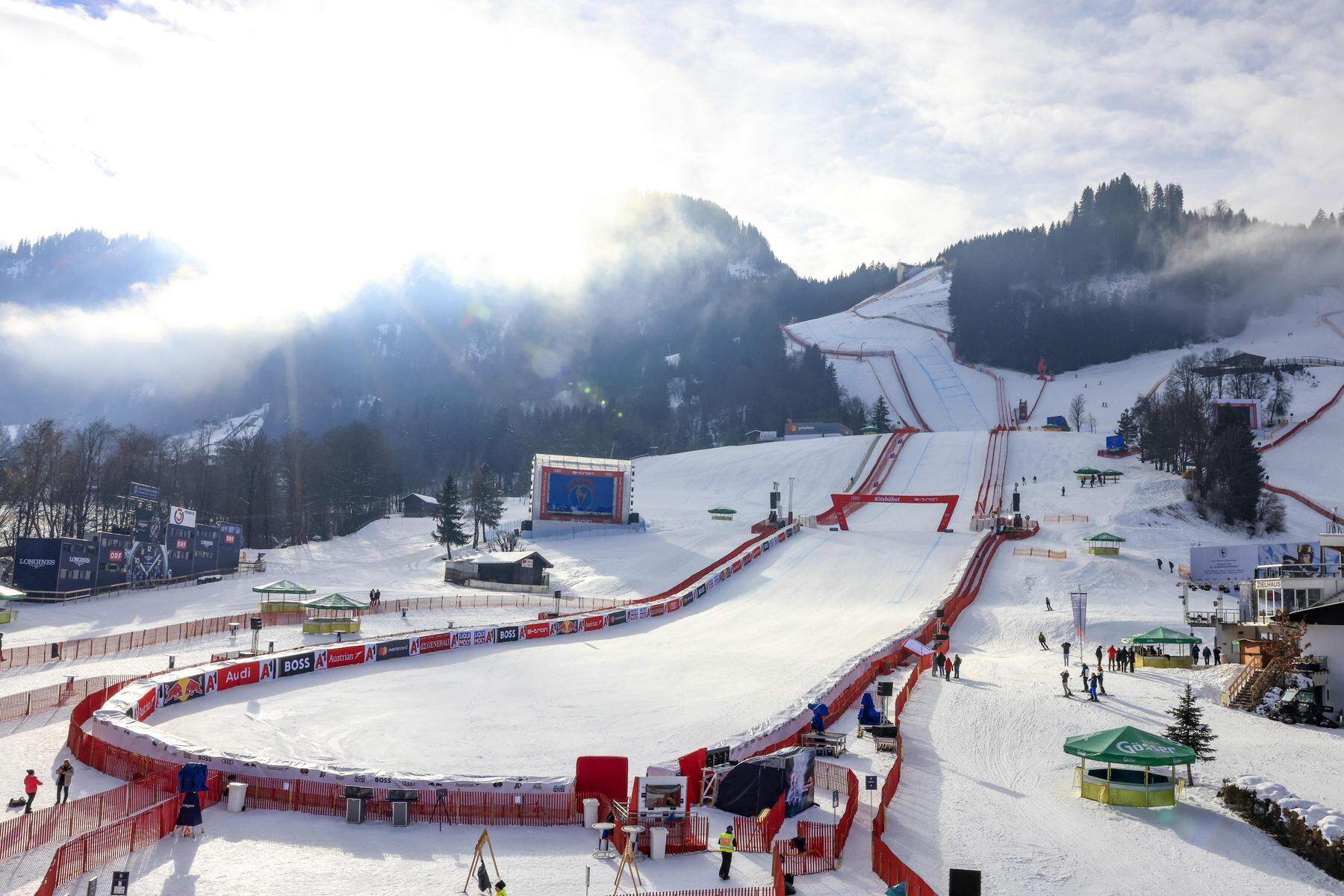 Ski-Weltcup in Kitzbühel | Die Abfahrt der Männer ab 11.30 Uhr im Liveticker!
