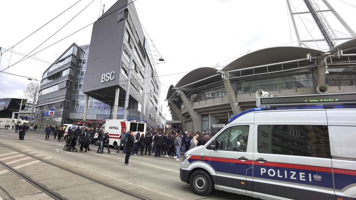 Mehrere Hundert Polizeikräfte stehen am Samstag beim Derby im Einsatz