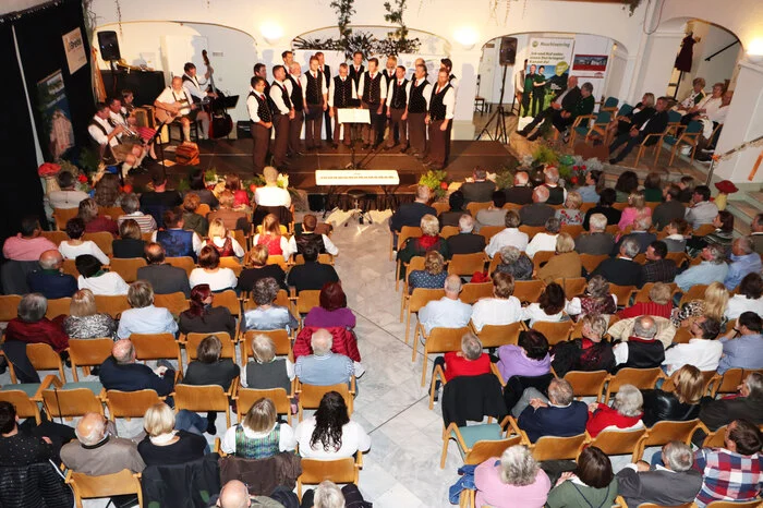 Weiters dabei waren mit dabei als Gäste: ´Das Quartett Oisternix“ aus dem Gailtal mit David Zwitter, Carmen Andritsch, Sophia Zwitter und Sandro Wanker, die „Glanegger Buam Revival Band“ GBRB mit Günter Meisterl, Andreas Schnabl, Michaela Faschinger (in Vertretung von Michael Uhr), Dietmar Gruber und Sven Meisterl.  