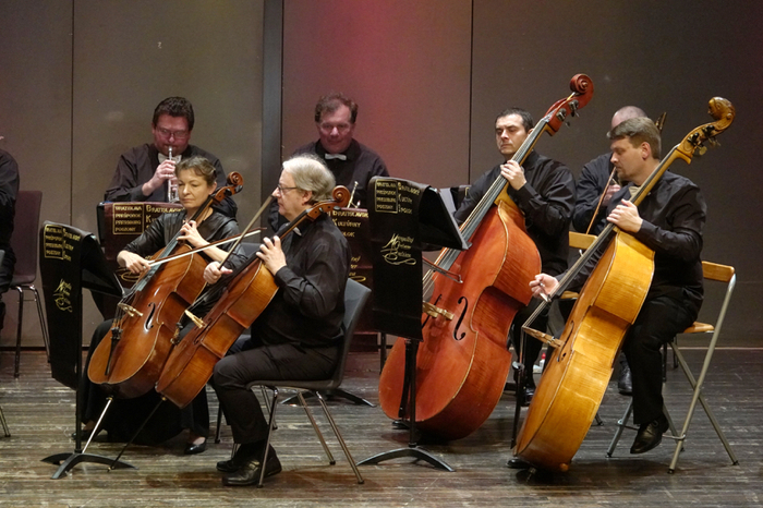 Klicken Sie sich durch weitere Bilder des Operettenkonzertes im Kunsthaus Weiz.